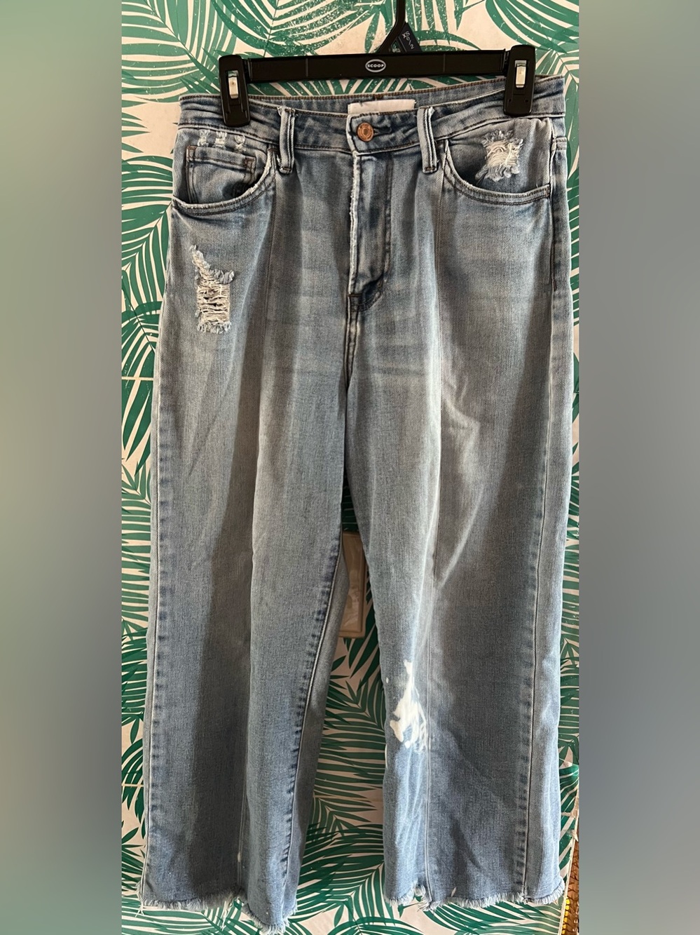 Vervet Light Blue Spellblindingly Jeans Distressed cropped Sz 28 w/ bleach stain